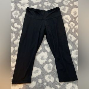The balance collection by Marika black capri leggings size medium